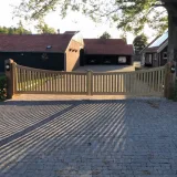 Miniatuur van Draaipoort 'Denia' -  Iroko/Padouk