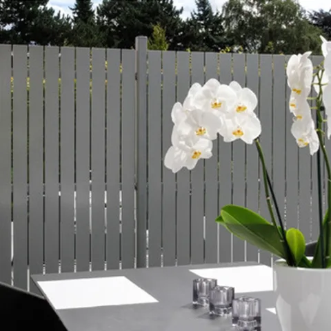Aluminium Tuinscherm 'Squadra' - Lichtgrijs