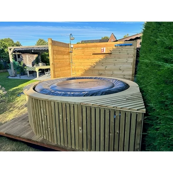 Simtub 4 - Houten omkadering met hottub