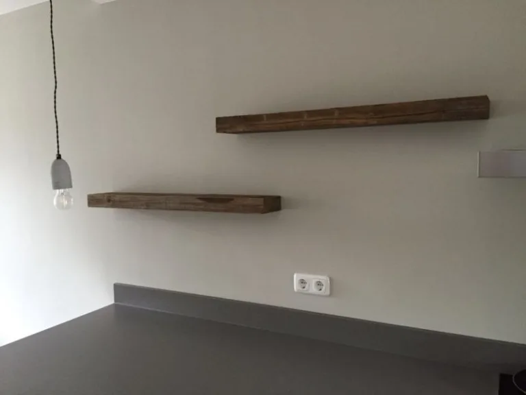 Barnwood plaat Insbruck - Naaldhout