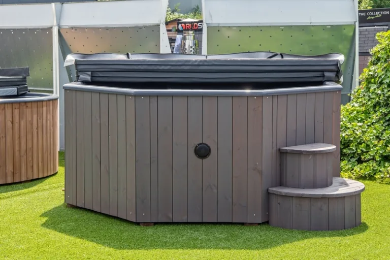 Hottub thermo deluxe 260 met Interne Kachel