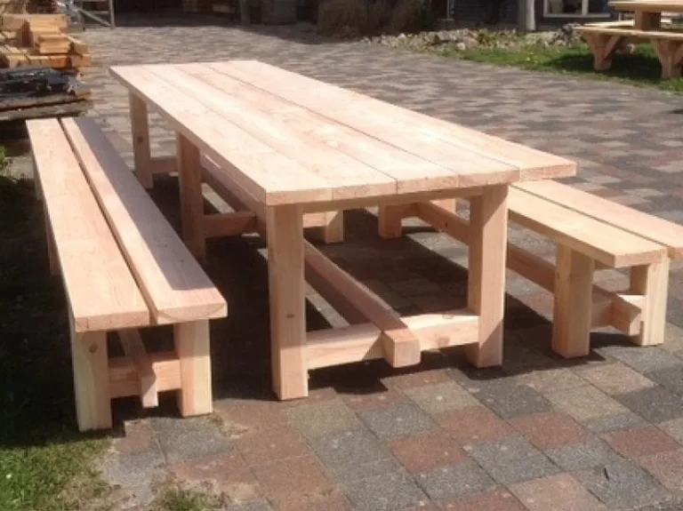 Tafel met zitbank - Douglas