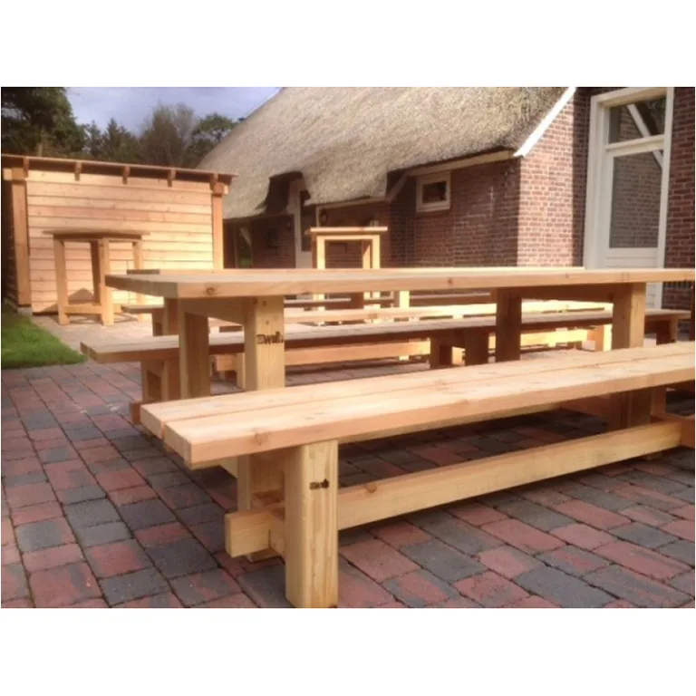 Tafel met zitbank - Douglas