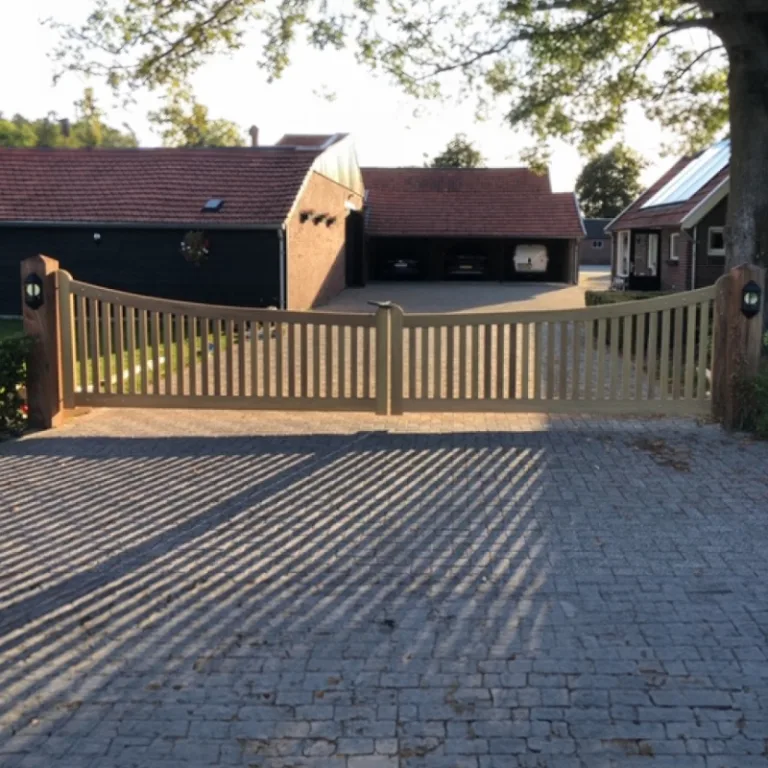 Draaipoort 'Denia' -  Iroko/Padouk