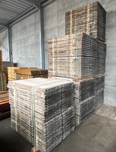 Naaldhout steenschot – 140 x 95 cm