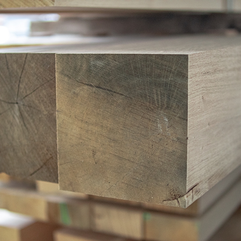 Lot 280 - Eiken balk vierkant - geschaafd