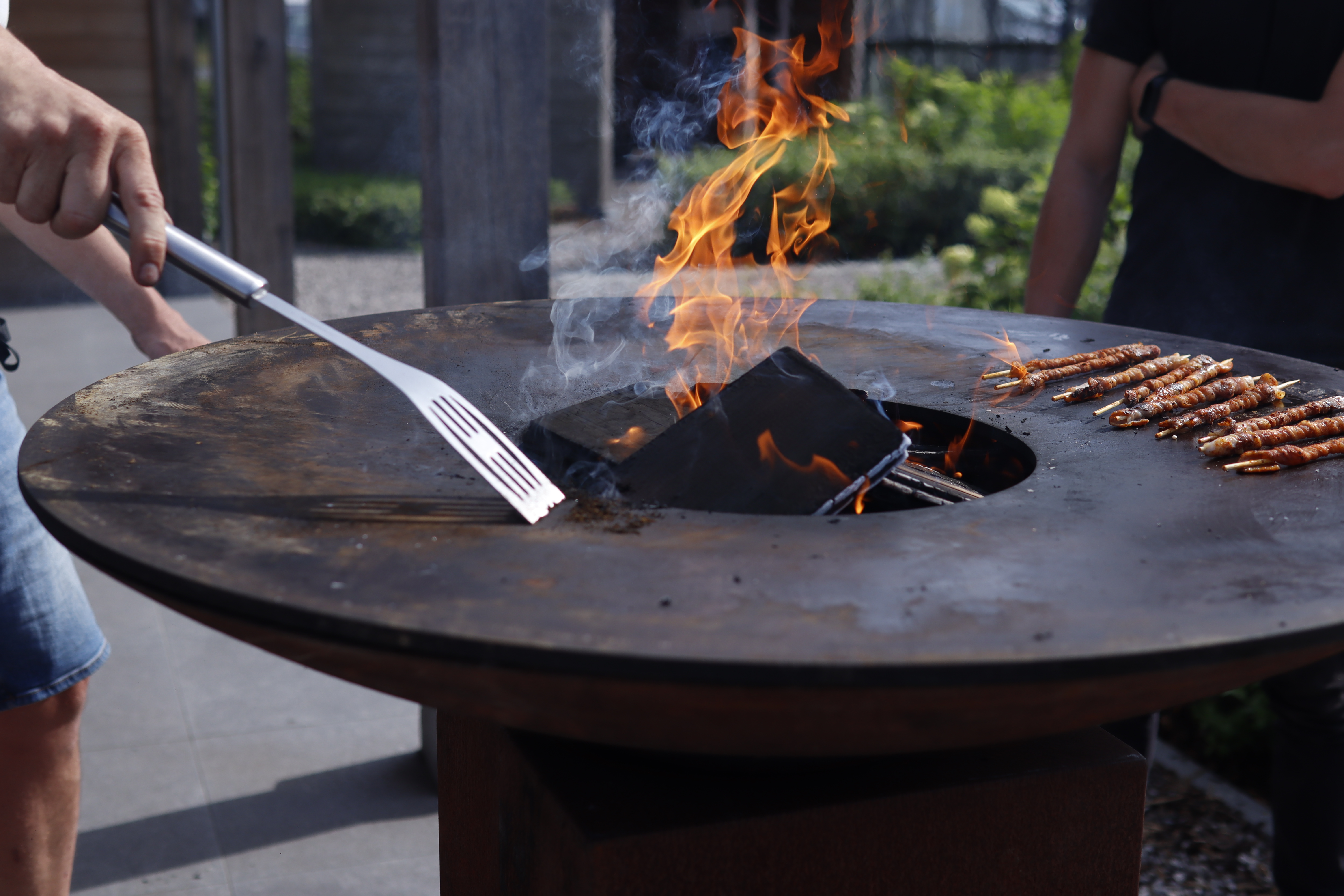 Hoe onderhoud je een cortenstaal barbecue?