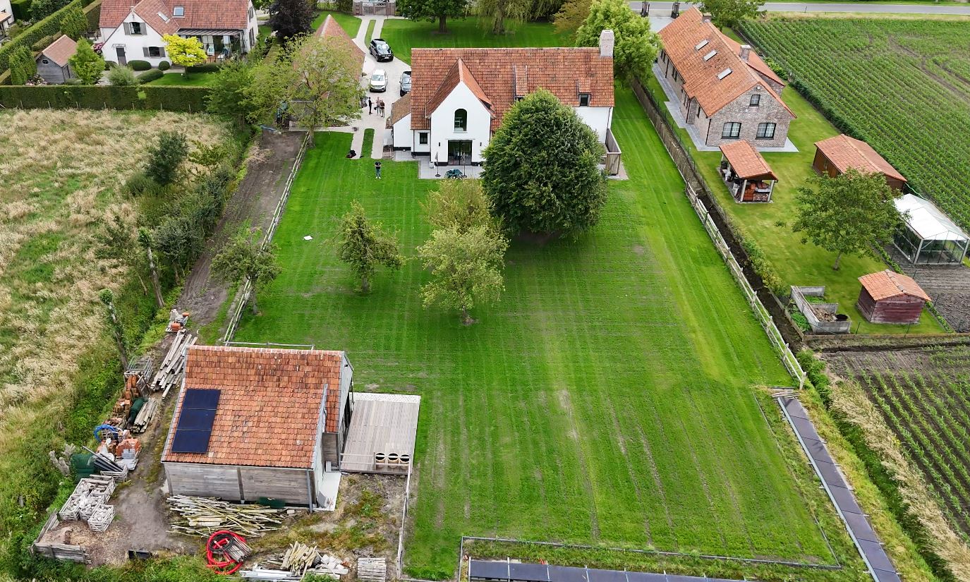 De open, landelijke tuin van Koen