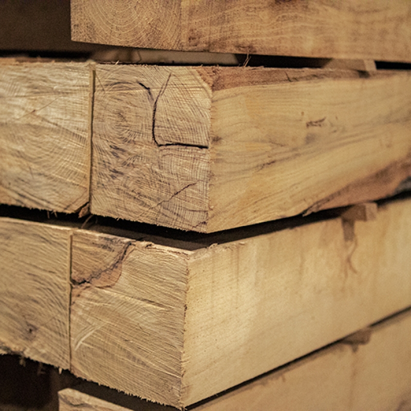 Lot 283 - Robinia balk vierkant - fijnbezaagd